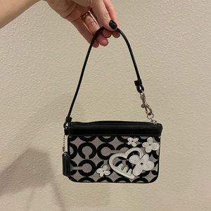 NEW AUTHENTIC Coach Black and White Wristlet with Strap